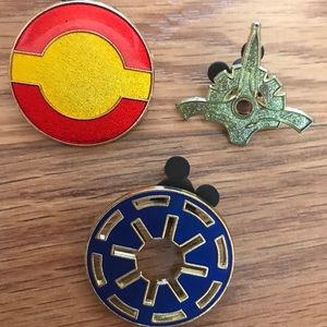 Disney pins